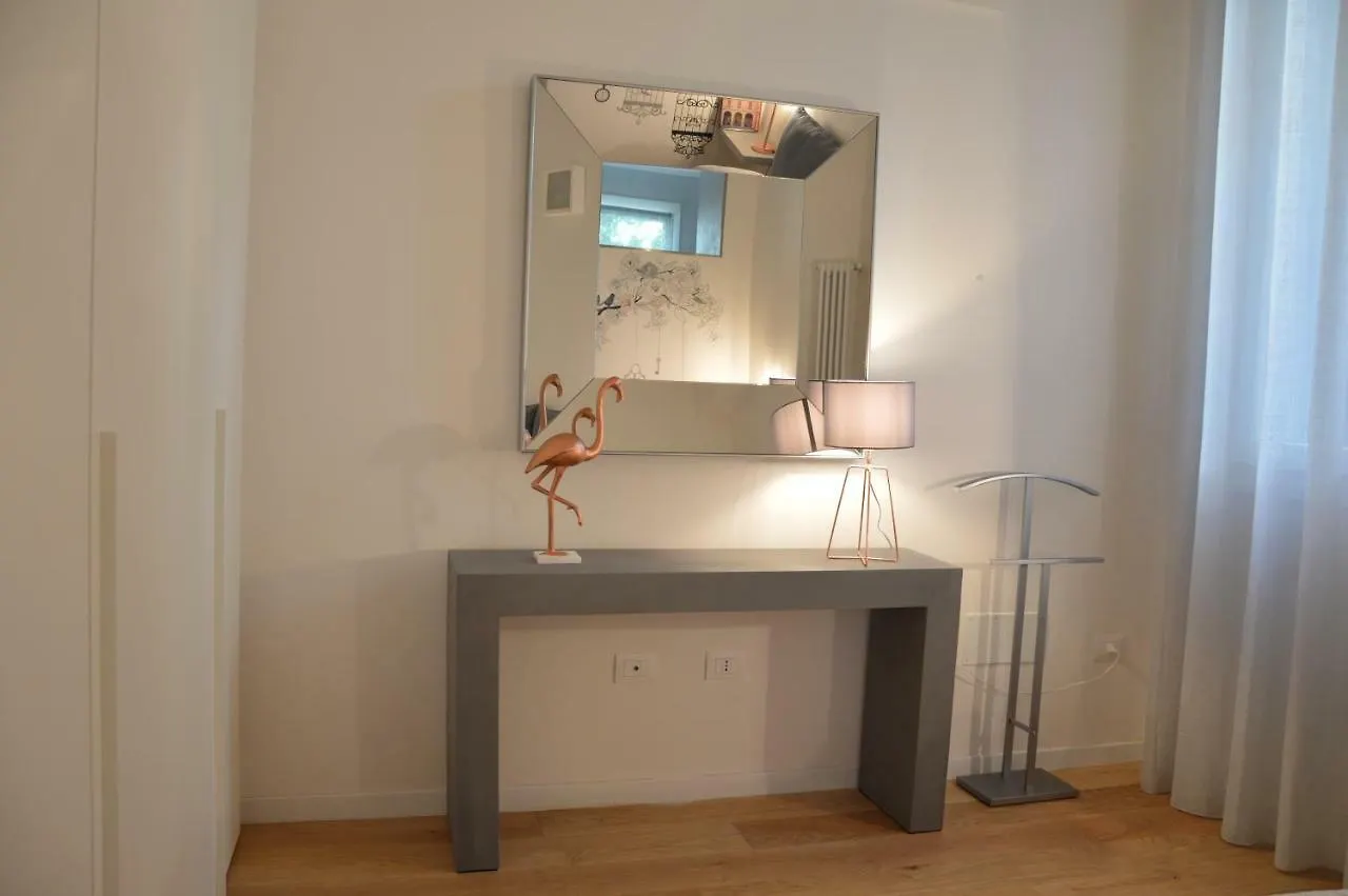 Bright And Silent Apartment Near Two Towers Bologna 0*,