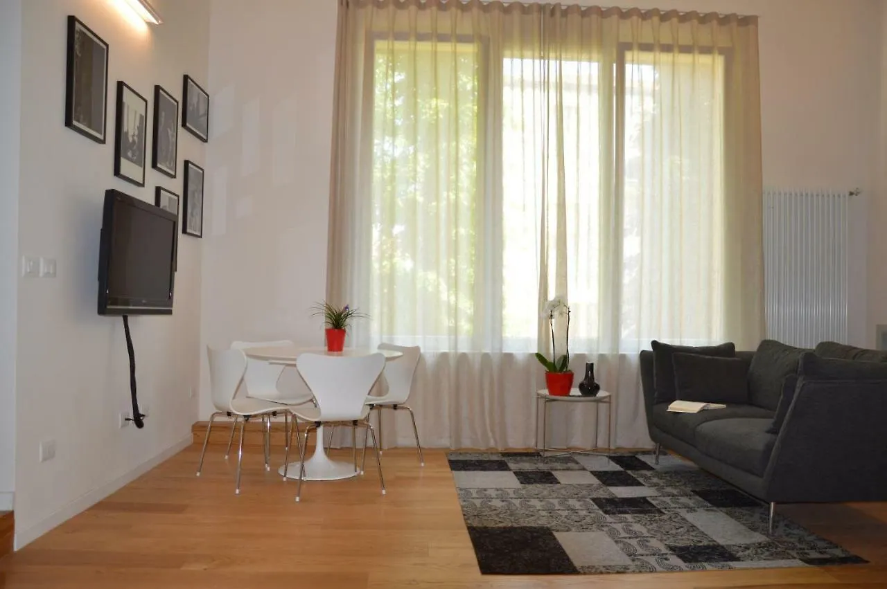 Bright And Silent Apartment Near Two Towers Bolonia